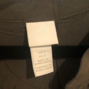 Khaki green short sleeved top